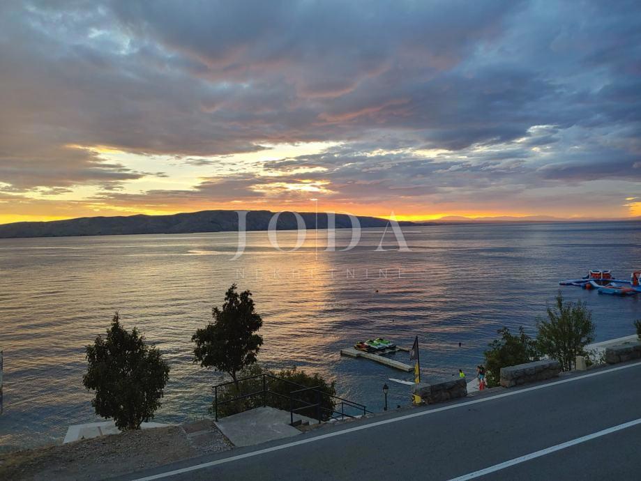 Senj, appartamento vicino al mare con una vista meravigliosa