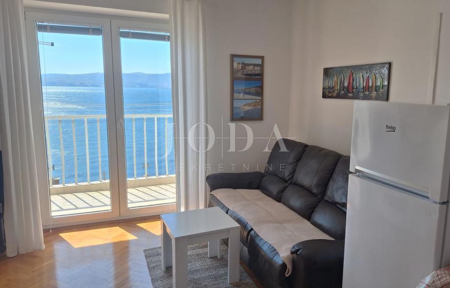 Senj, appartamento vicino al mare con una vista meravigliosa