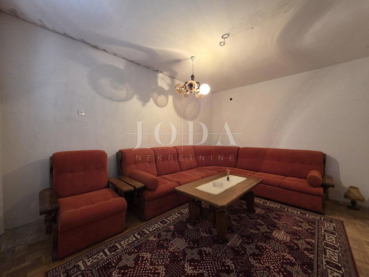 Novi Vinodolski, Smokvica Krmpotska, casa con due appartamenti