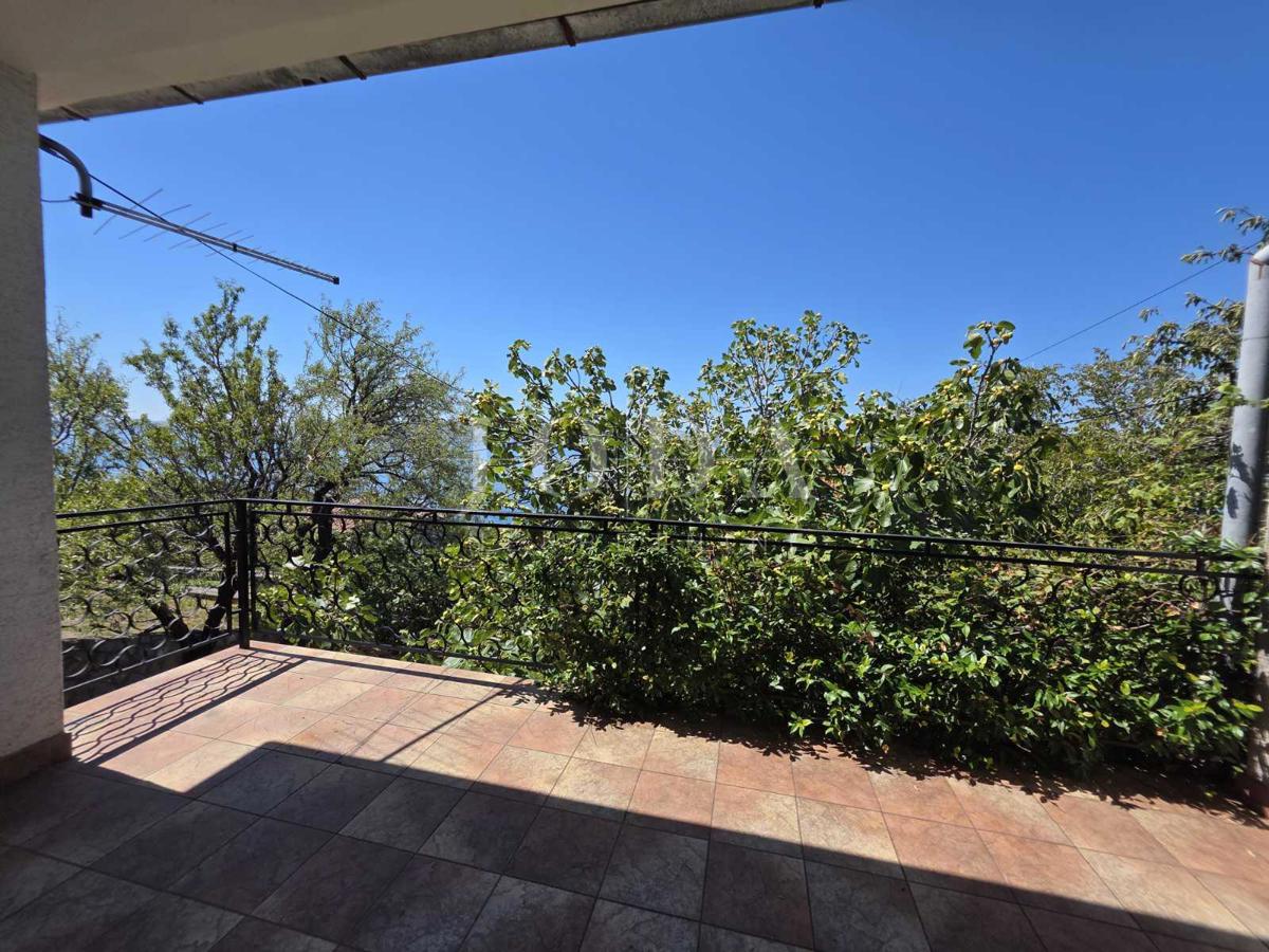 Novi Vinodolski, Smokvica Krmpotska, casa con due appartamenti