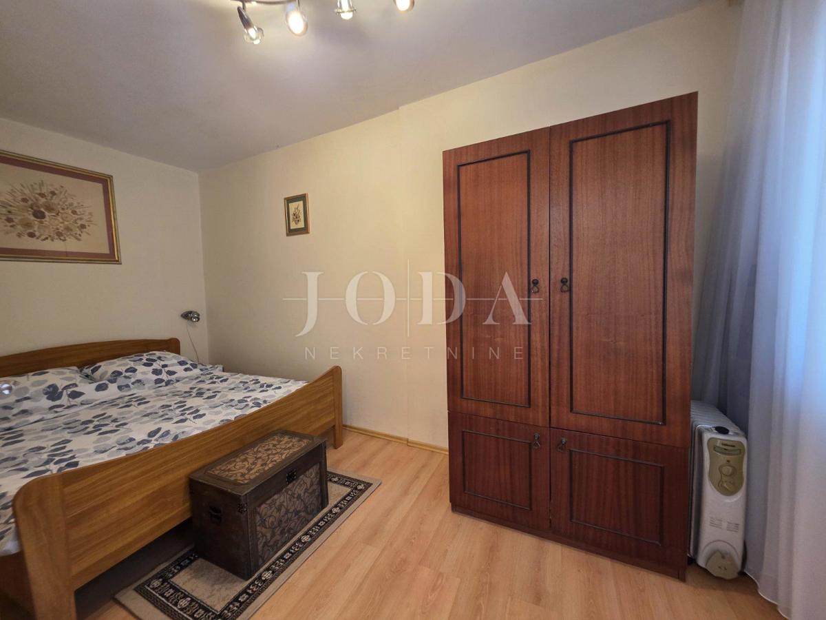 Novi Vinodolski, Smokvica Krmpotska, casa con due appartamenti