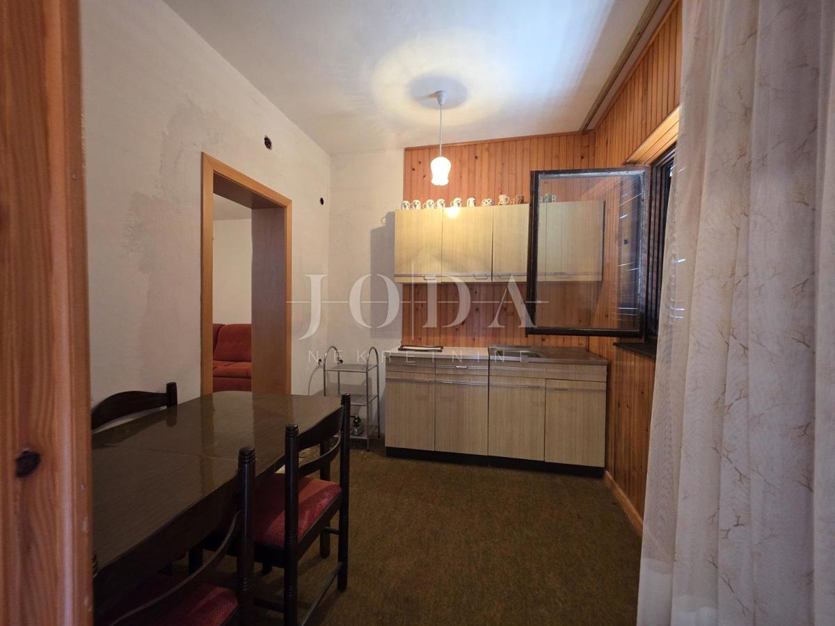 Novi Vinodolski, Smokvica Krmpotska, casa con due appartamenti