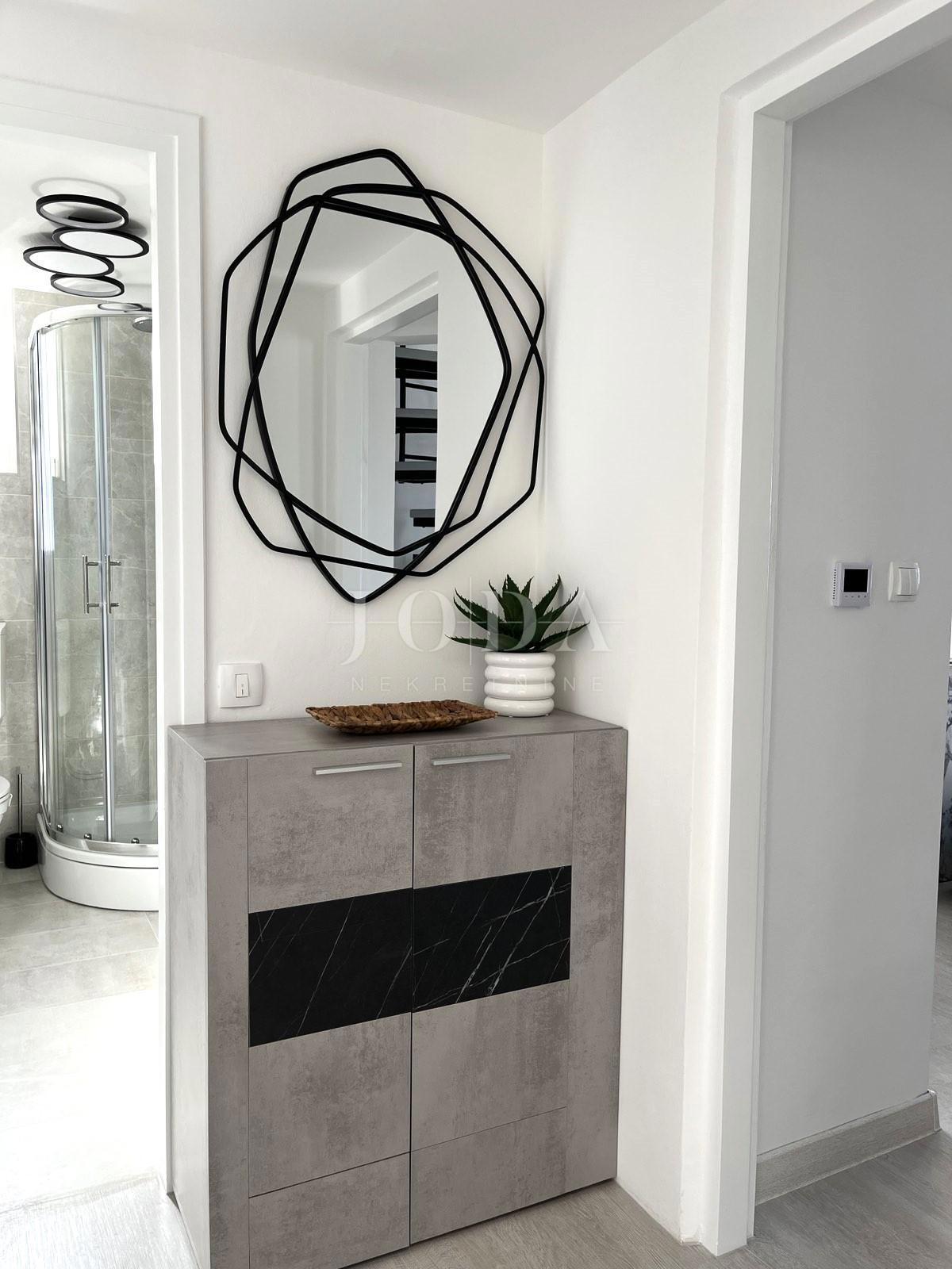 Appartamento recentemente ristrutturato con vista mare aperta