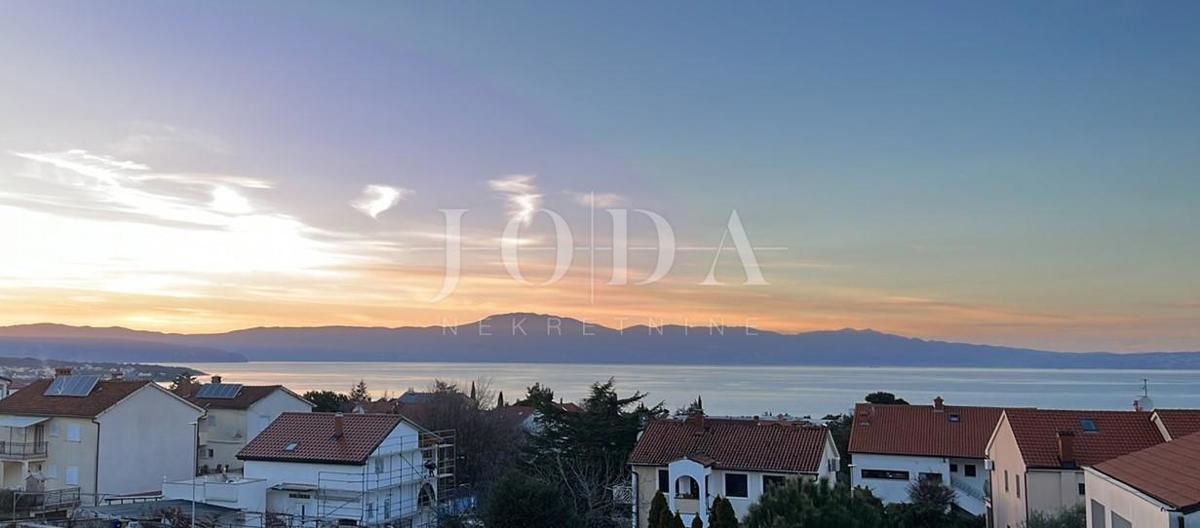 Appartamento recentemente ristrutturato con vista mare aperta