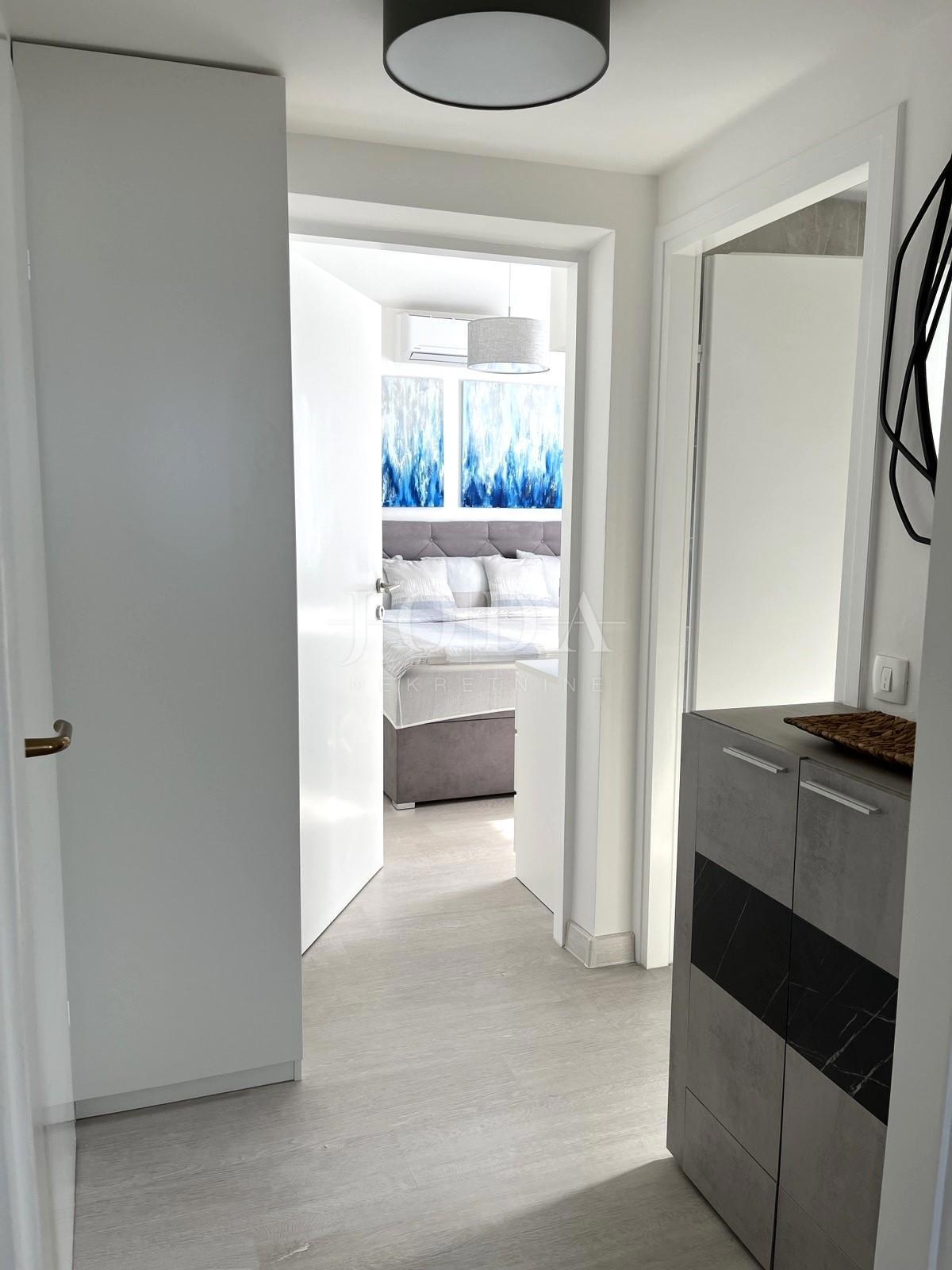 Appartamento recentemente ristrutturato con vista mare aperta