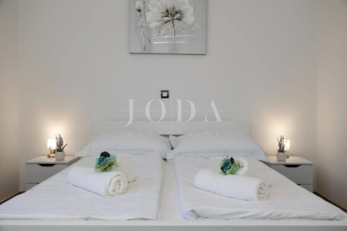 Moderno appartamento duplex con due terrazze e vista aperta sul Golfo del Quarnaro