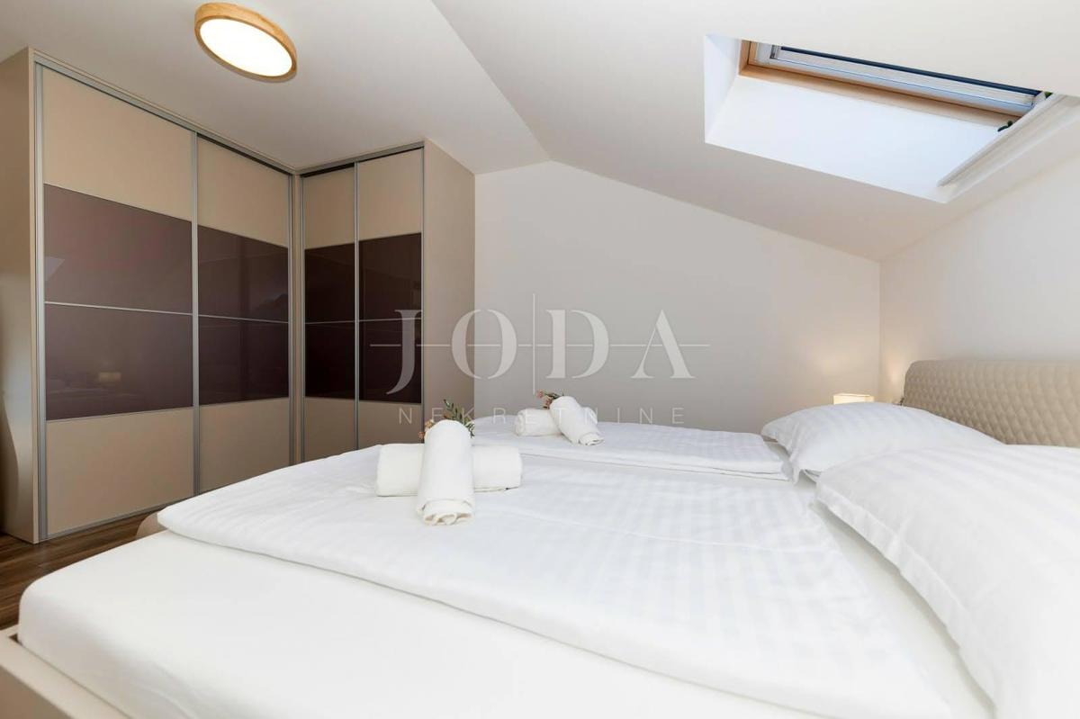 Moderno appartamento duplex con due terrazze e vista aperta sul Golfo del Quarnaro