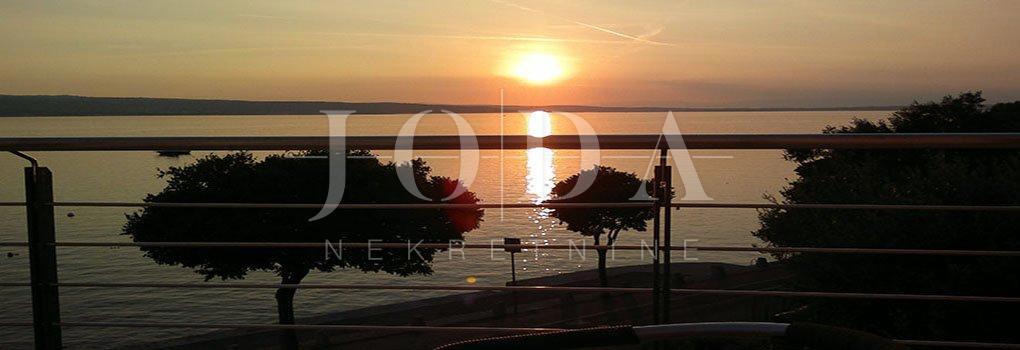 Hotel in vendita, prima fila al mare