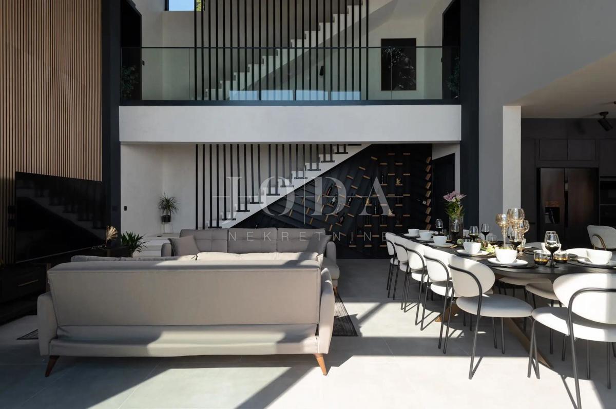 Villa di lusso con vista panoramica sul mare