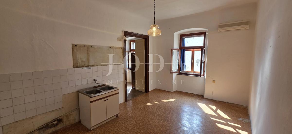 Appartamento Senj prima fila mare centro 42 m²