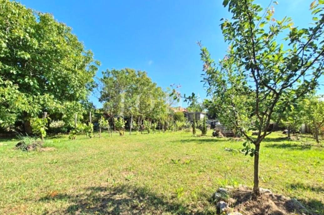 Casa con ampio giardino in un ambiente tranquillo, Krk