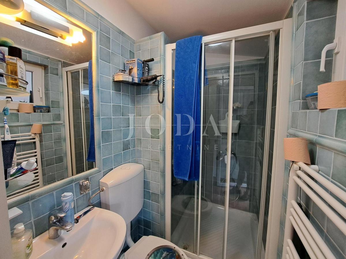 Omišalj - casa con cortile nel centro storico