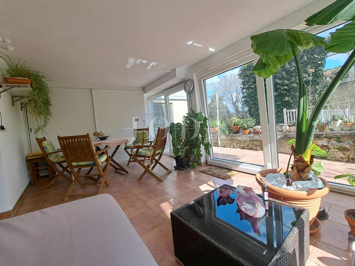 Omišalj - casa con cortile nel centro storico