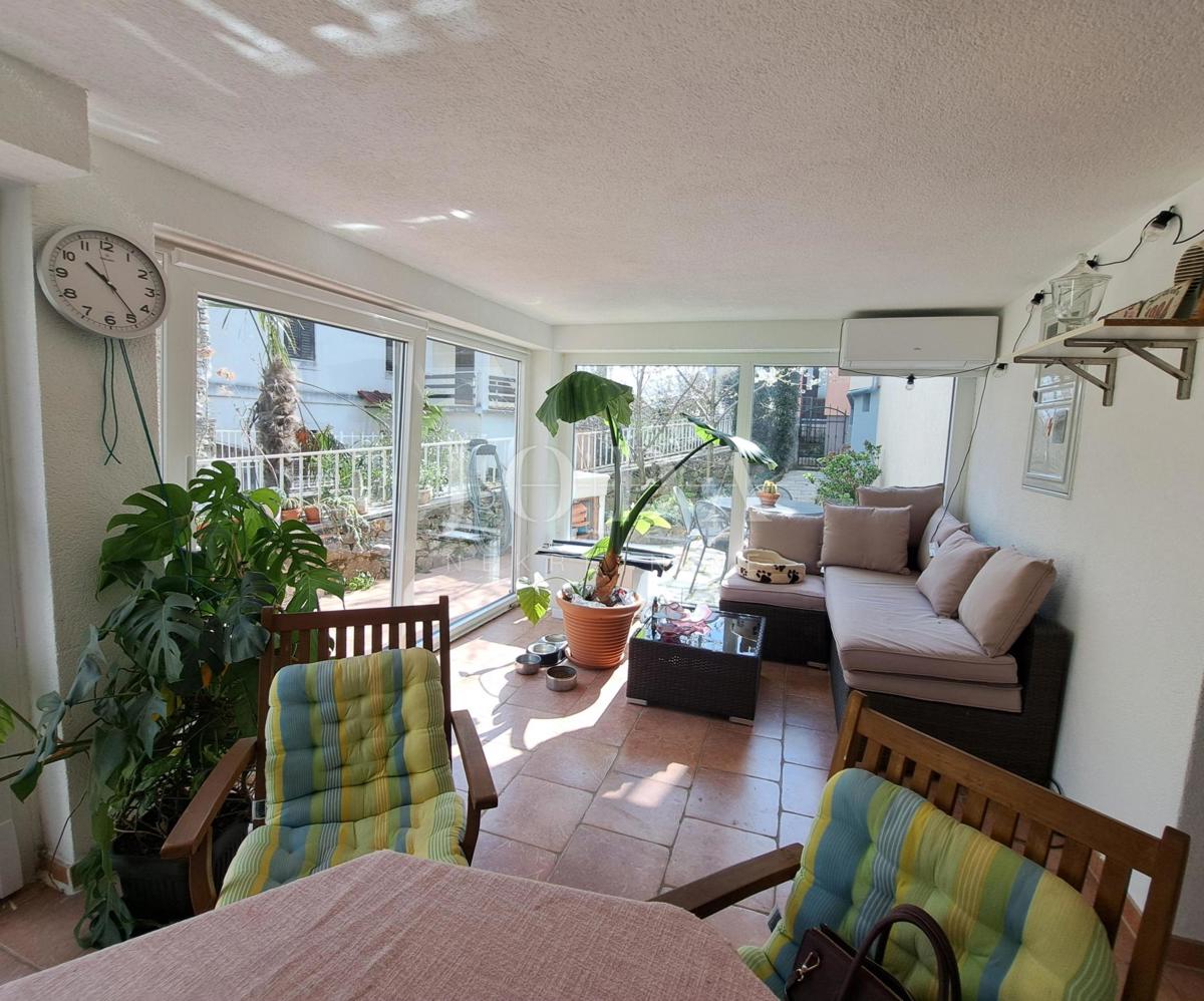 Omišalj - casa con cortile nel centro storico