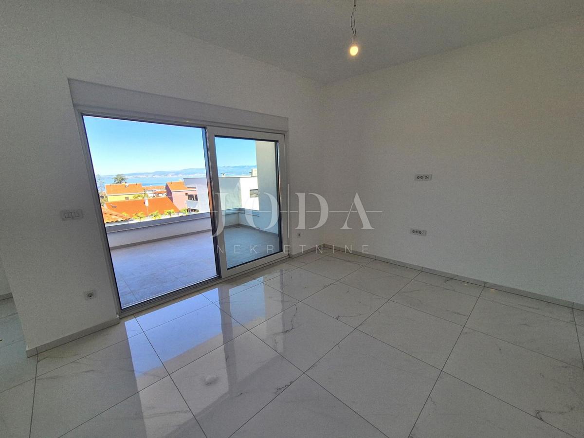 Malinska, nuovo spazioso appartamento con giardino