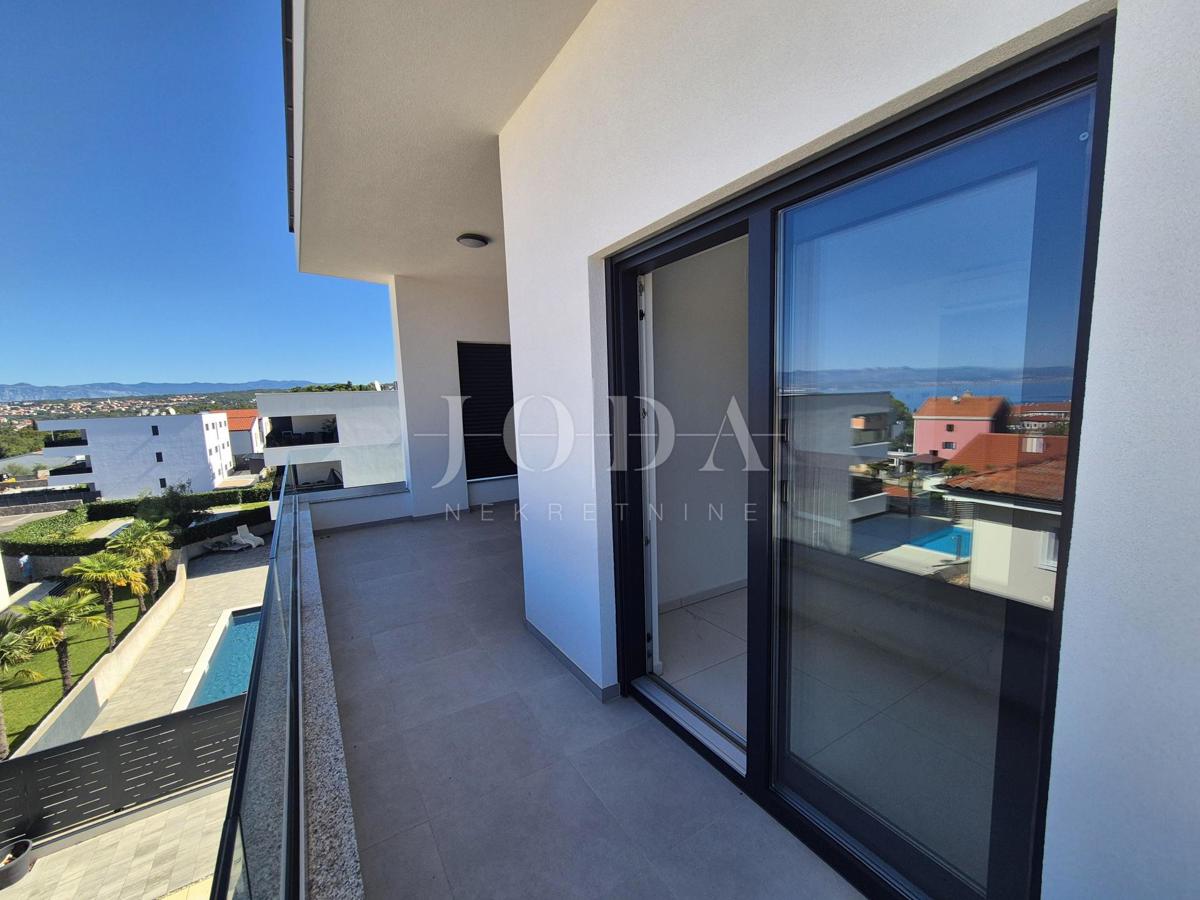 Malinska, nuovo spazioso appartamento con giardino