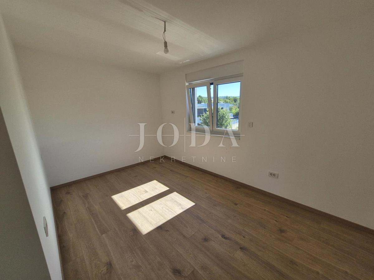 Malinska, nuovo spazioso appartamento con giardino