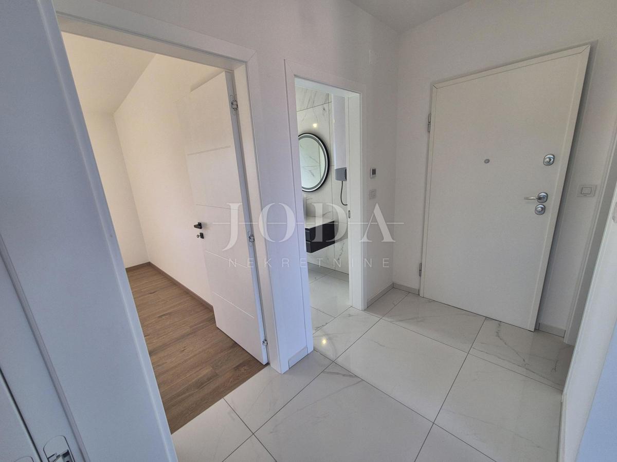 Malinska, nuovo spazioso appartamento con giardino