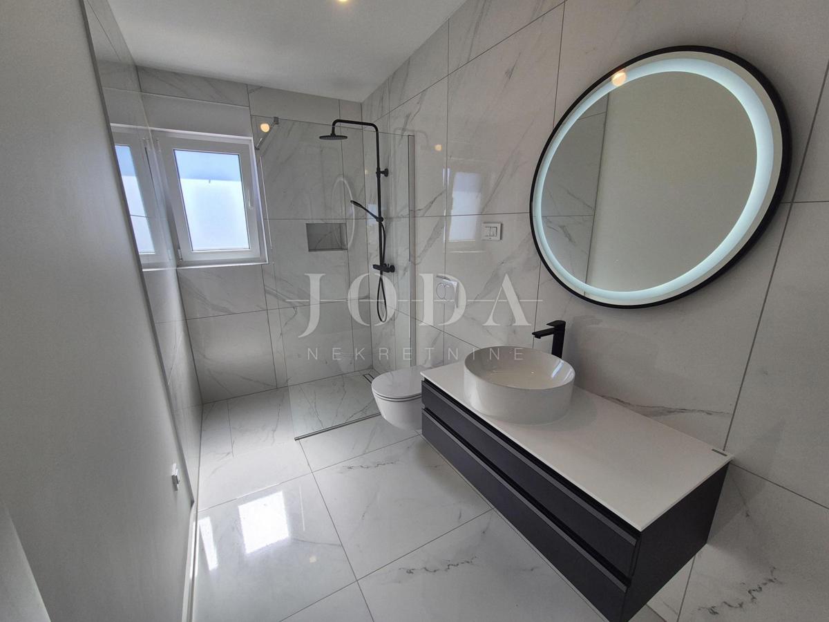 Malinska, nuovo spazioso appartamento con giardino