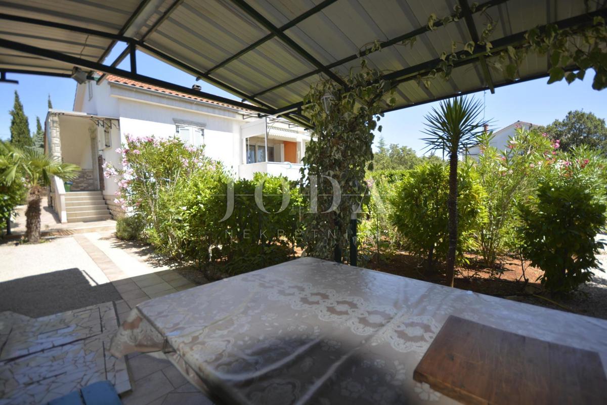 Bella casa indipendente con ampio giardino, posizione tranquilla!