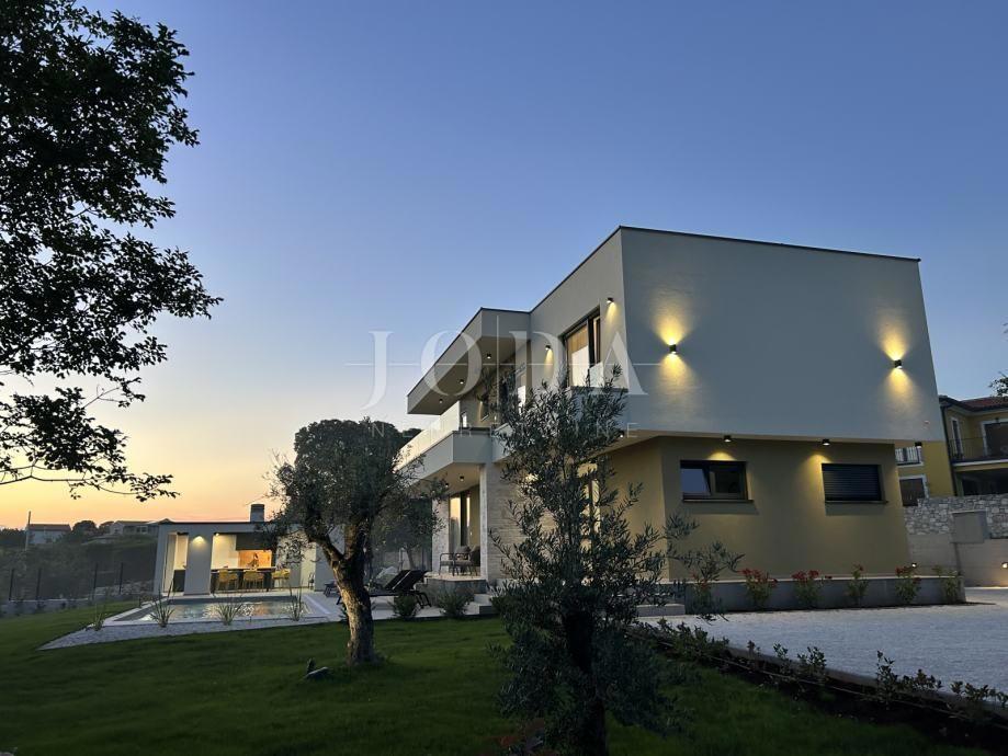 Casa Smoljanci, Svetvinčenat, 208m2