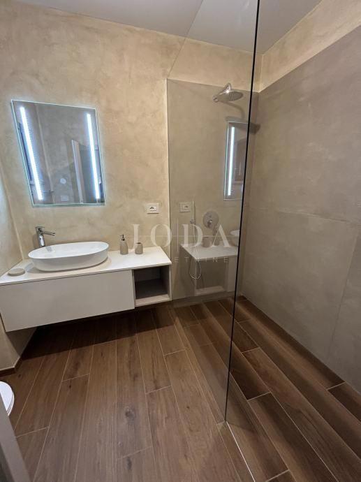 Casa Smoljanci, Svetvinčenat, 208m2