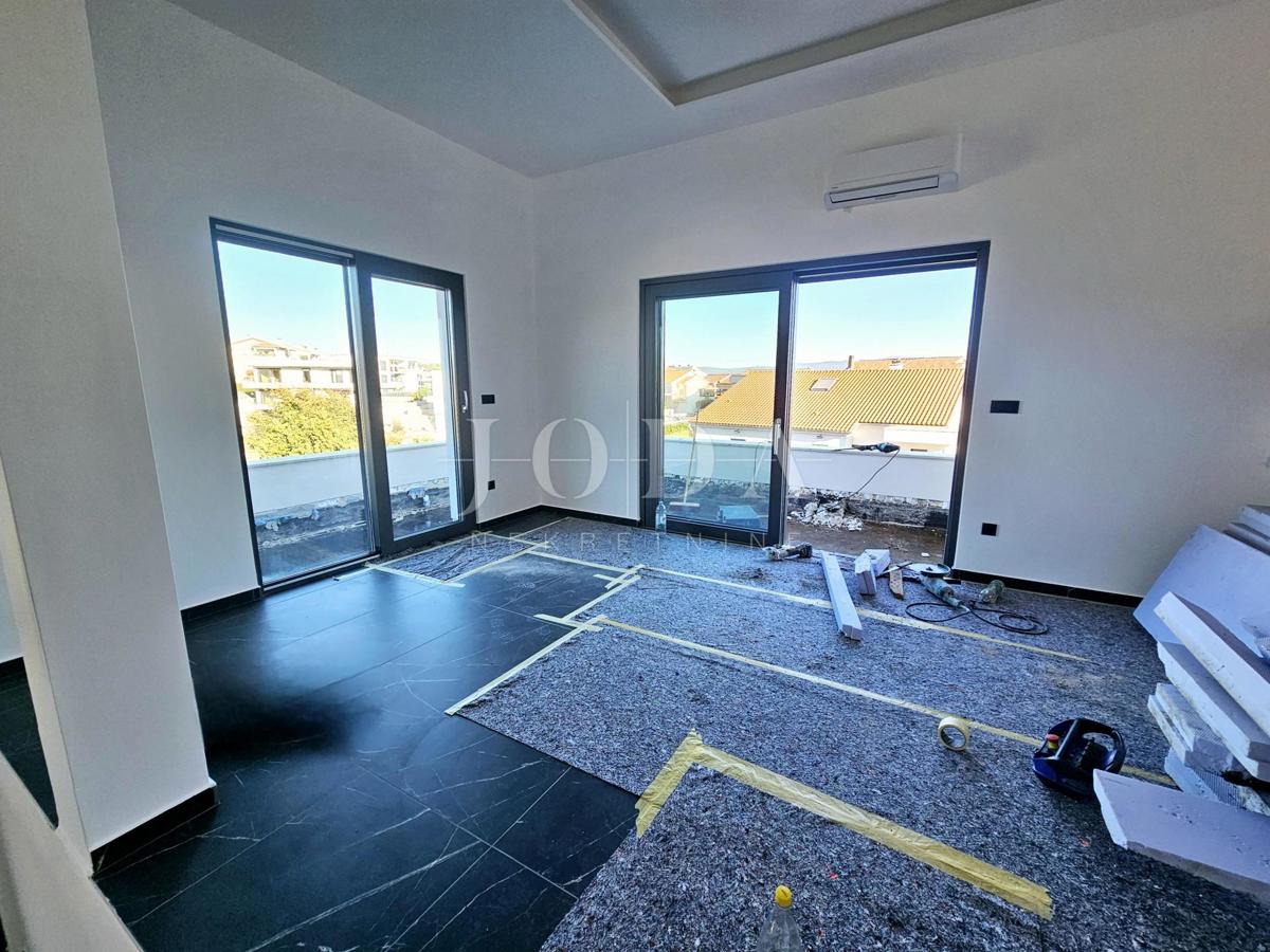 Penthouse in una posizione tranquilla - nuova costruzione nella città di Veglia