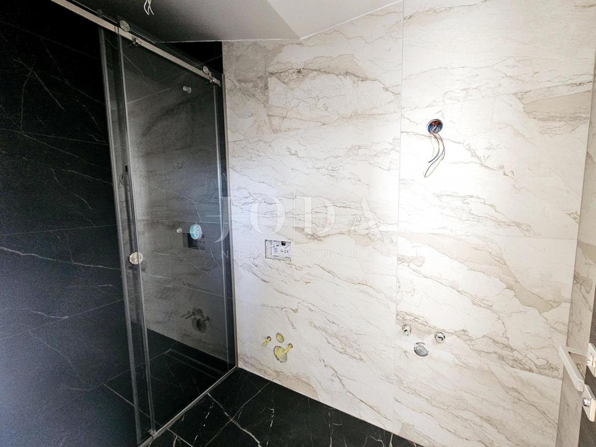 Penthouse in una posizione tranquilla - nuova costruzione nella città di Veglia