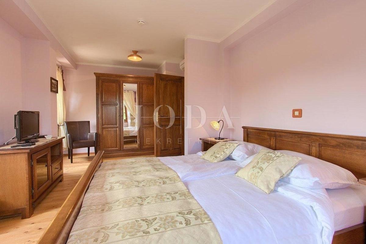 Casa in pietra in una posizione tranquilla