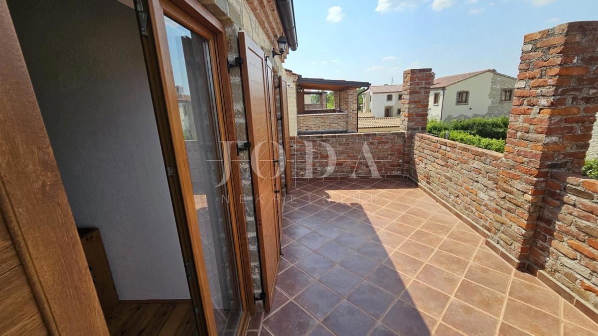 Svetvinčenat, Čabrunići casa in pietra