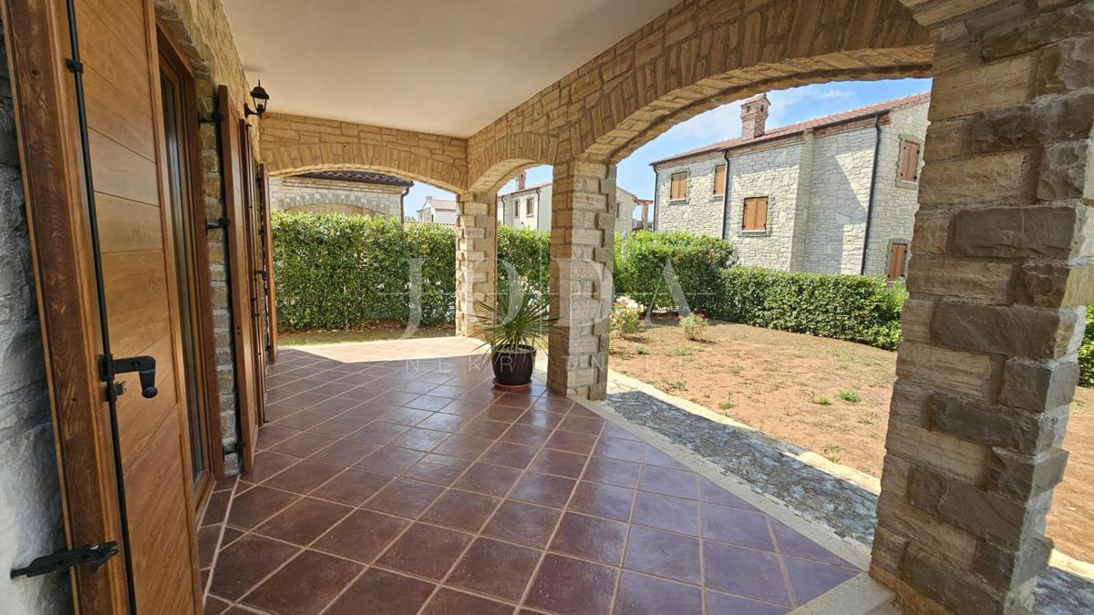 Svetvinčenat, Čabrunići casa in pietra