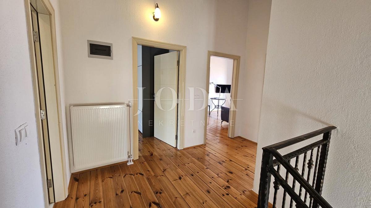 Svetvinčenat, Čabrunići casa in pietra
