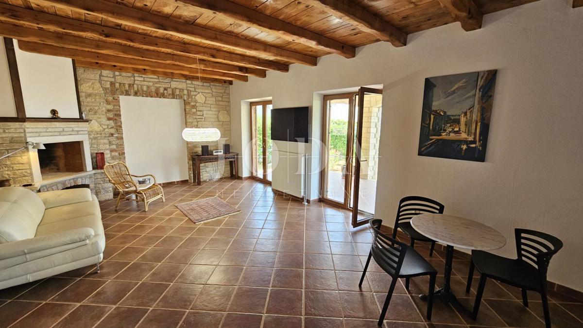 Svetvinčenat, Čabrunići casa in pietra