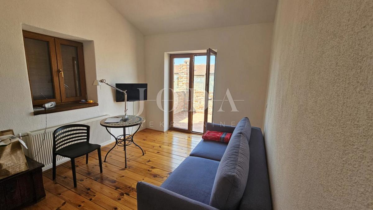 Svetvinčenat, Čabrunići casa in pietra