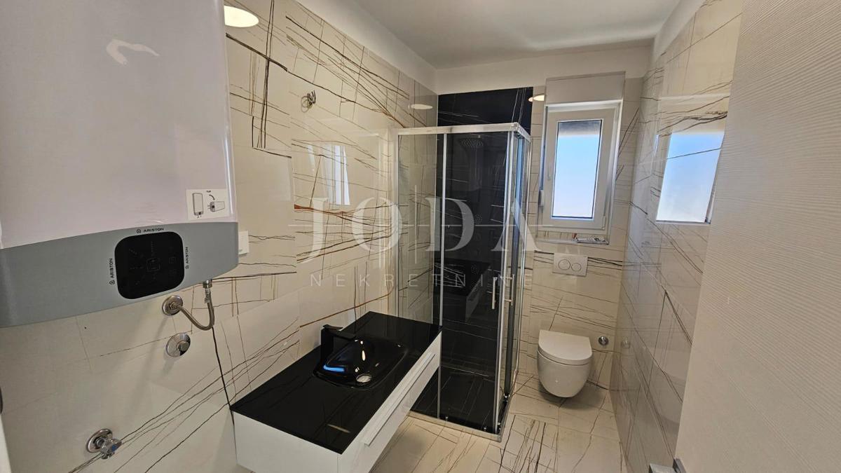 Nuovo edificio Novalja