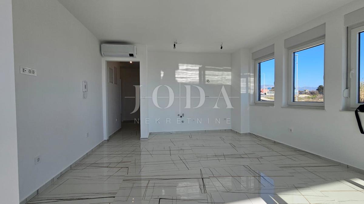 Nuovo edificio Novalja