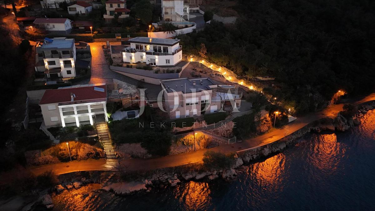 Villa prima fila sul mare con vista panoramica