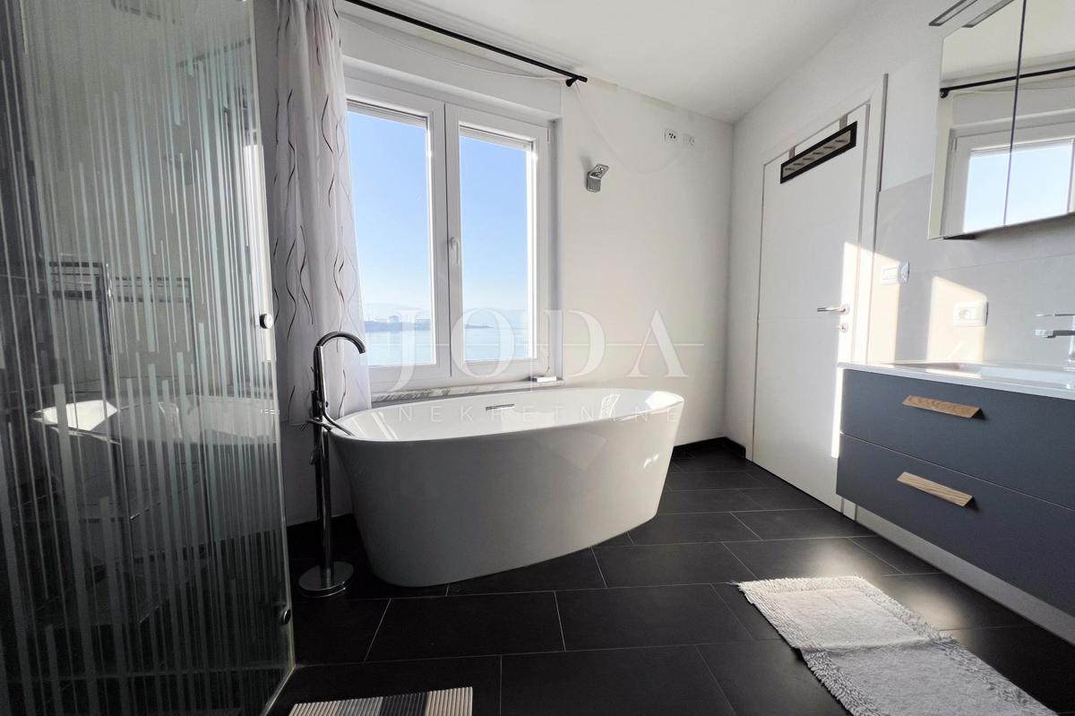 Villa prima fila sul mare con vista panoramica