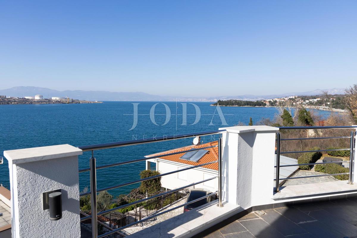 Villa prima fila sul mare con vista panoramica