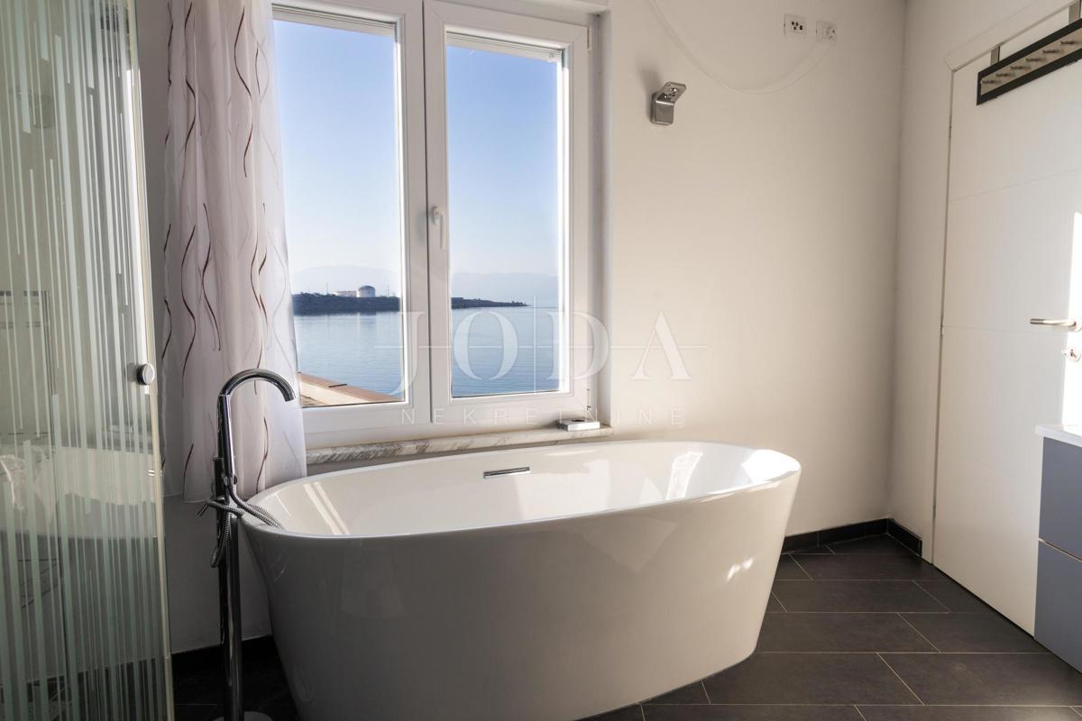 Villa prima fila sul mare con vista panoramica