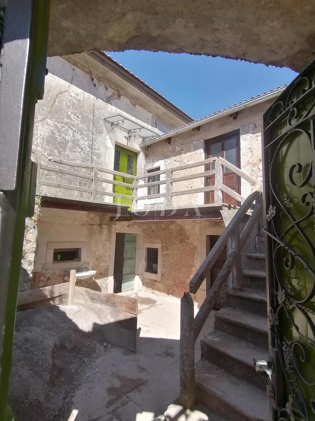 Bribir, casa da ristrutturare
