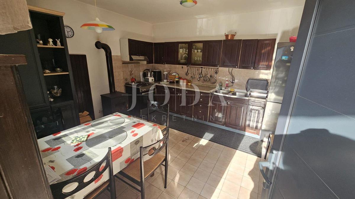 Novi Vinodolski, appartamento e due monolocali