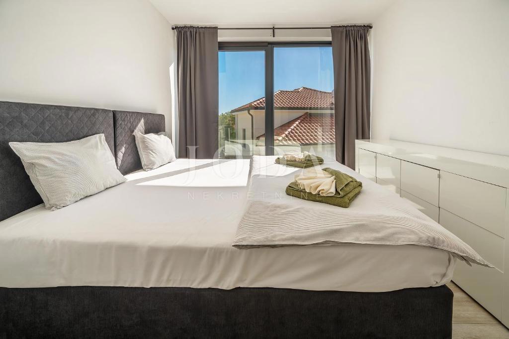 Isola di Krk - moderna casa indipendente con piscina