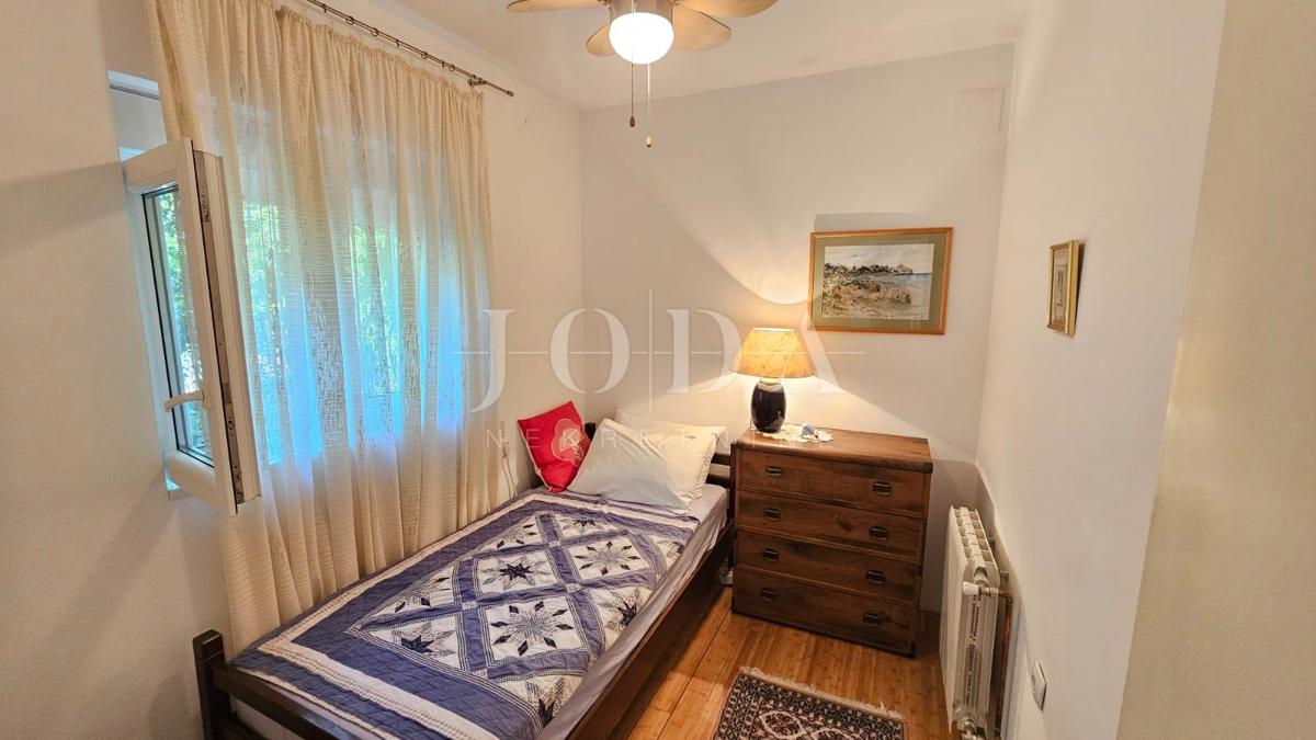 Crikvenica, appartamento con garage e ampio giardino, a soli 60 m dal mare