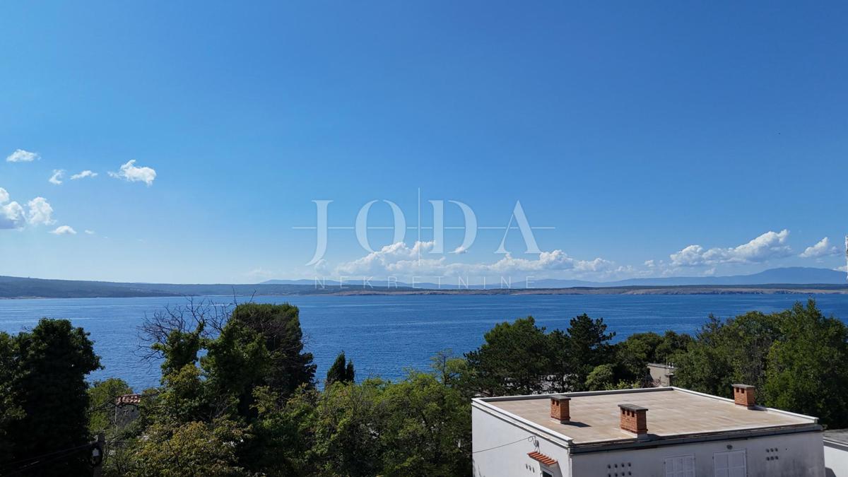 Crikvenica, appartamento con garage e ampio giardino, a soli 60 m dal mare