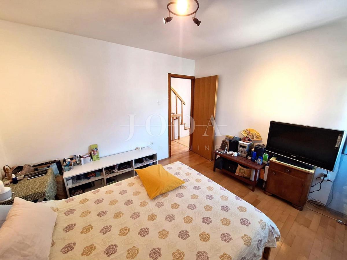 Casa vicino al mare con due appartamenti - Punat