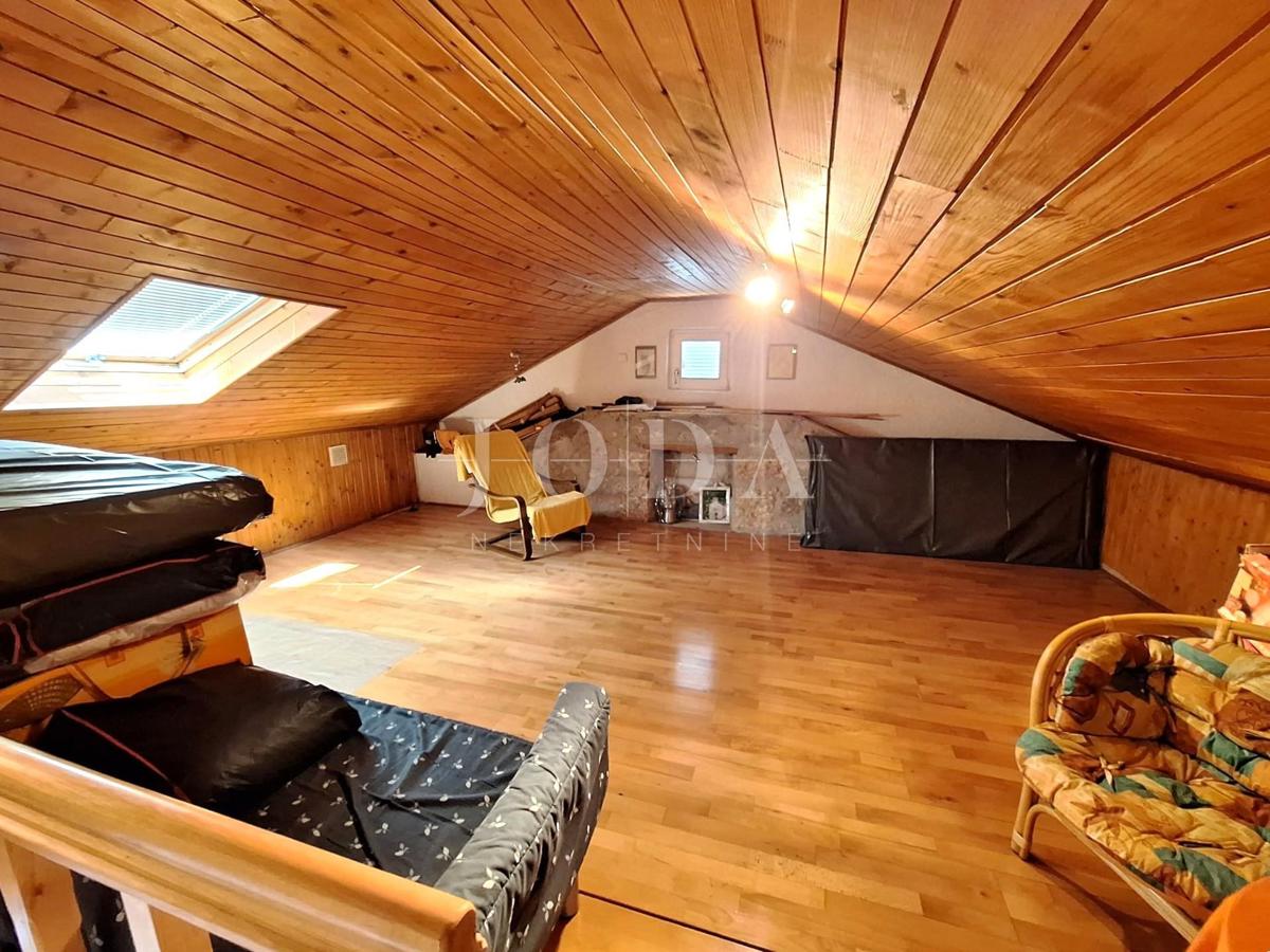 Casa vicino al mare con due appartamenti - Punat