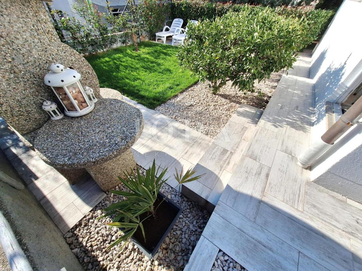 Città di Krk - appartamento con giardino vicino al mare