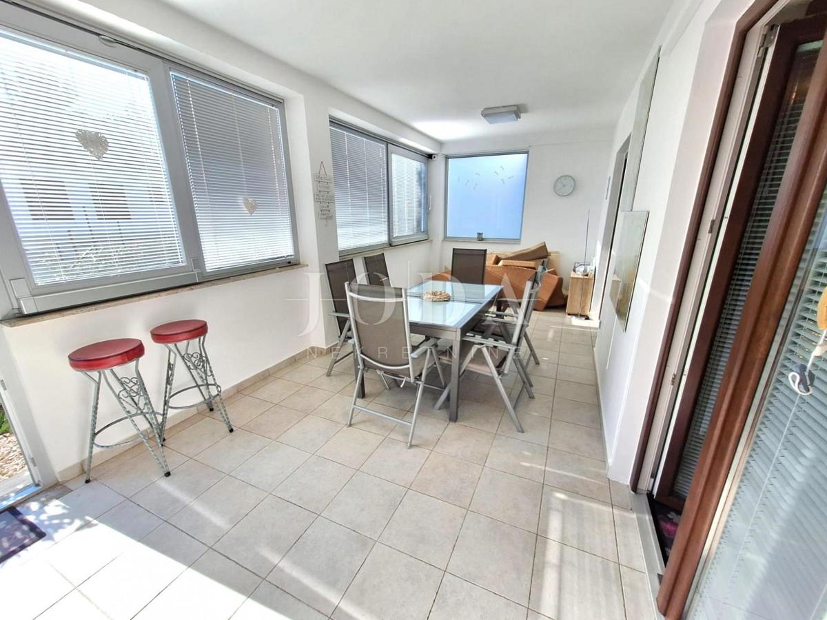 Città di Krk - appartamento con giardino vicino al mare