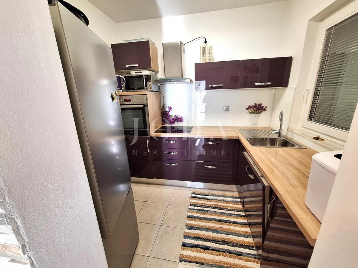 Città di Krk - appartamento con giardino vicino al mare